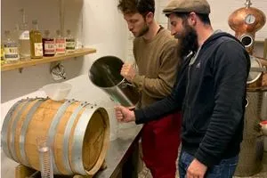 Pitääkö viinin höyrytyslaitteiden kiertovesi vaihtaa?